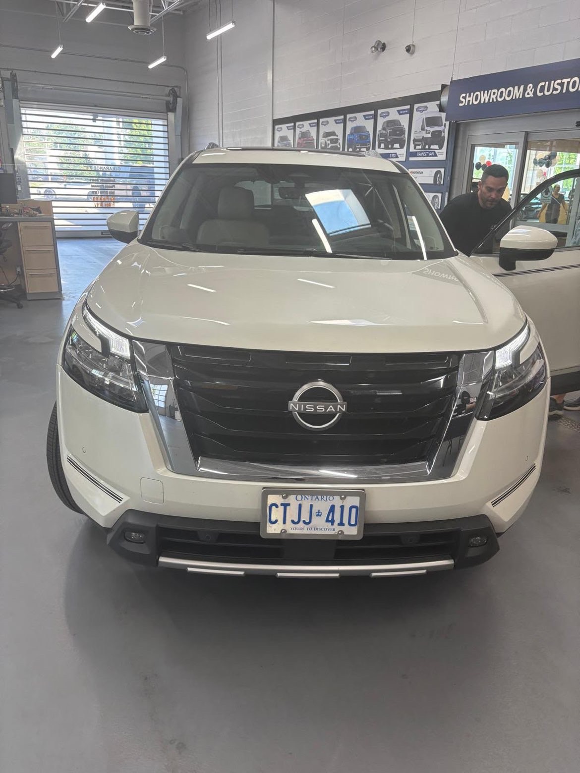 2023 Nissan Pathfinder SL